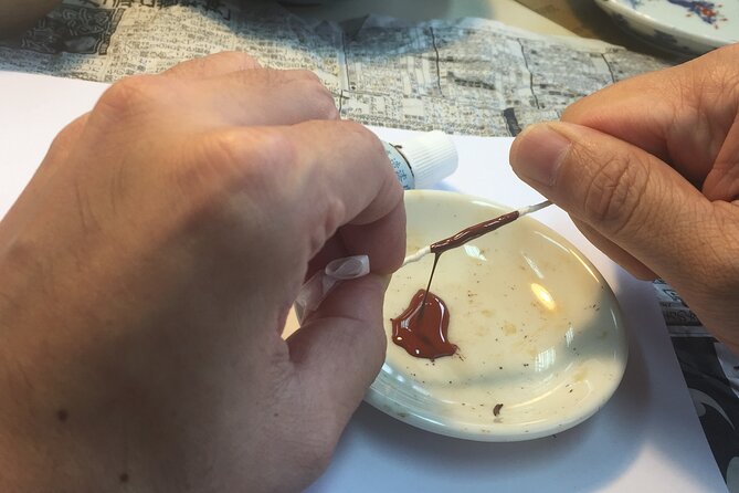 1.5〜2 Hours Traditional Kintsugi Work Shop in Namba Osaka - The Kura building and gallery are worth lingering over