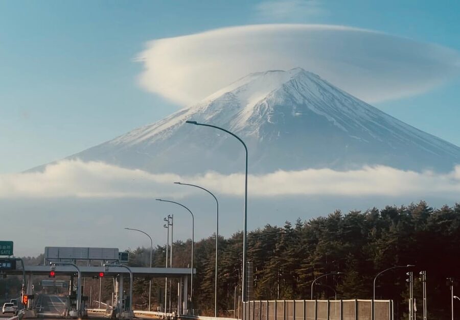 1-Day Mt Fuji and Hakone Sightseeing trip from Tokyo - Chureito Pagoda brings the famous five-story view