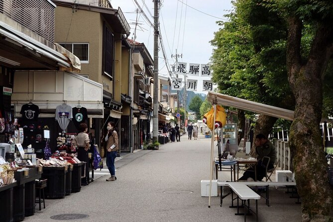1-Day Takayama Tour: Explore Scenic Takayama and Shirakawago - Walking Sanmachi Suji