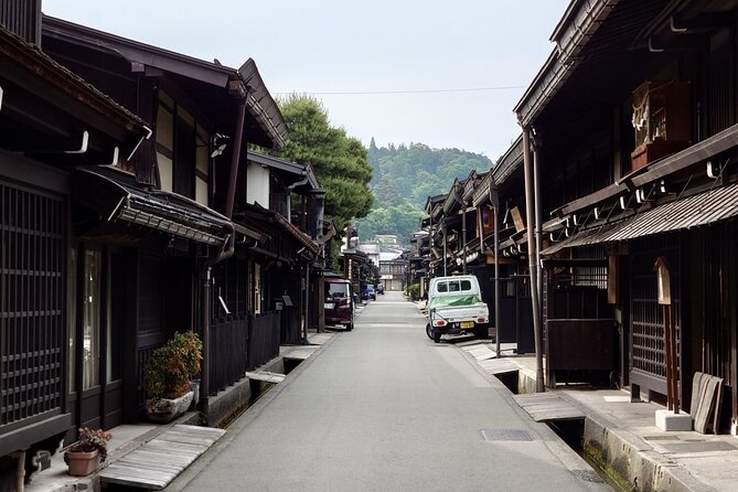 1-Day Takayama Tour: Explore Scenic Takayama and Shirakawago - Five hours in Shirakawa-go
