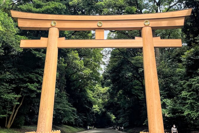 1-Day Tokyo Bus Tour - Starting in Shinjuku before the city wakes up