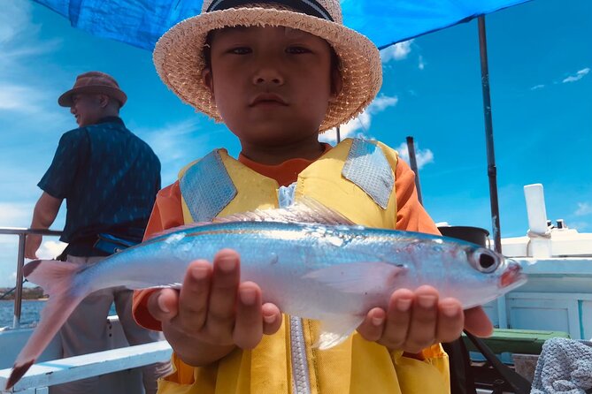 2 hours family fishing in Okinawa - Meeting at Kadena Fishing Port