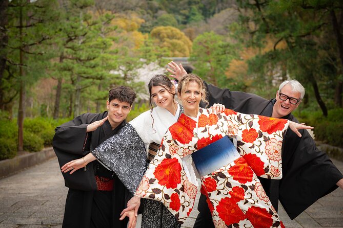 A Privately Guided Photoshoot in Beautiful Kyoto by a Pro - Meeting Hugh at Minamiza Theater