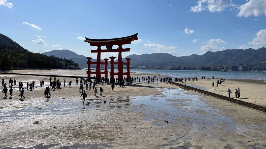 Amazing Hiroshima: Private City Tour with a Local Guide - What the $129 price includes