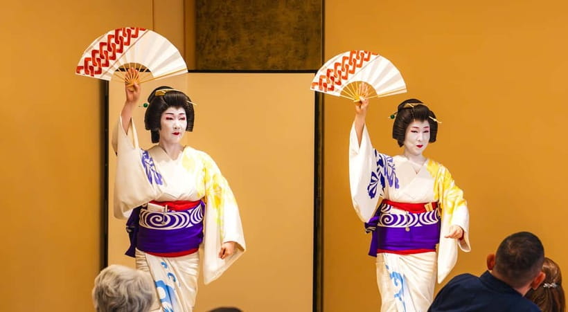 Asakusa: Geisha Performance and Tea House Experience - Meeting the geisha and asking direct questions