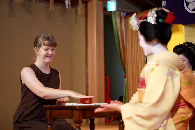 Authentic Maiko Experience&Kyoto Dinner (Free drink) at Noh Stage - Live shamisen and the first maiko dance