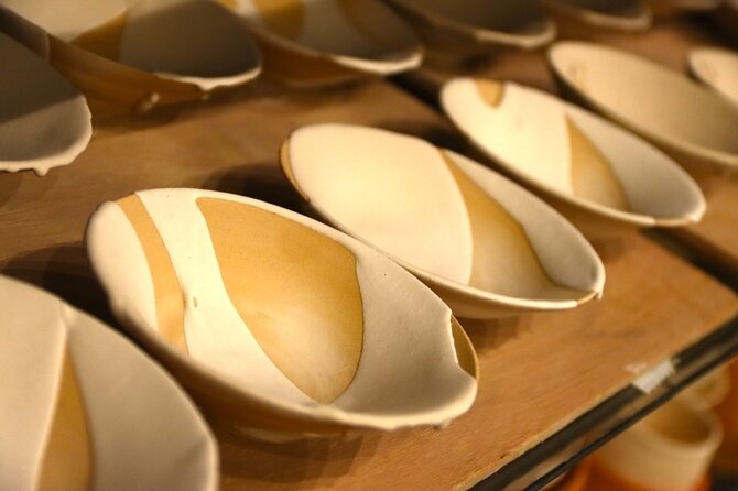 Authentic Pure Gold Kintsugi Workshop with Master Taku in Tokyo - Three ways to create your repair