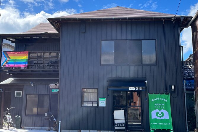 Become a local! A Walking Tour of Arts, Crafts & Onsen Culture - First stop: daily life at Beppu Station Market
