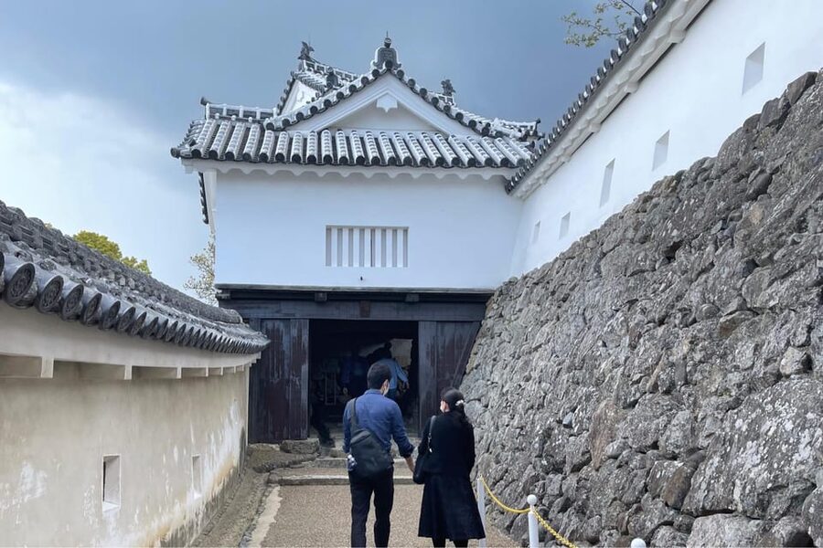 Best of Himeji Castle: 3hr Tour with Licensed Guide - Price, admission, and what the 69 dollars buys