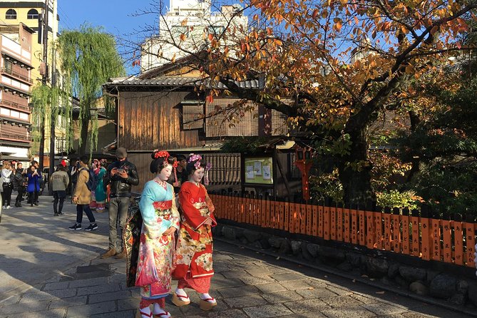 Bike Tour Exploring North Kyoto plus Lunch - Gion offers a brief look at Kyoto’s geisha district
