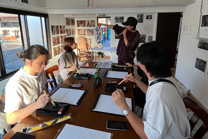 Calligraphy Class for Beginners in a Century-old Japanese House - Writing Beppu with brush and ink