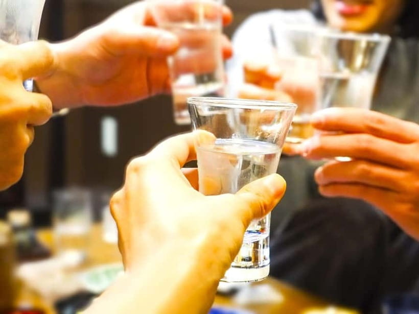 Casual Japanese sake tasting and snack experience, Kabukicho - A relaxed bar setting in Kabukicho