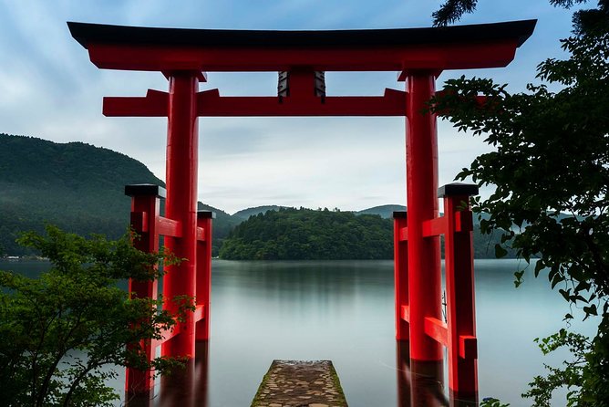 Custom Private Tour in Hakone with a Certified Local Guide - A cup at a 400-year-old tea house