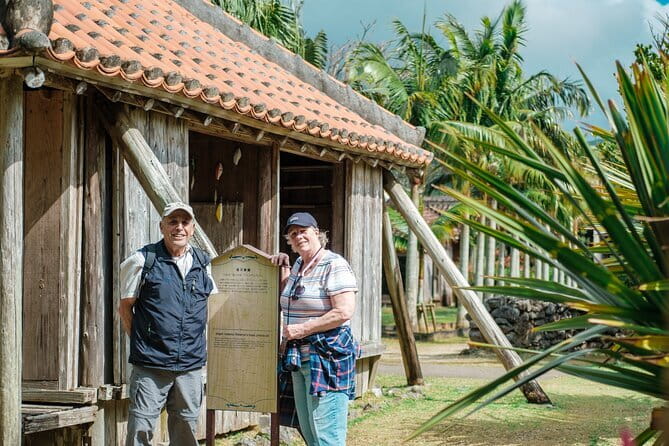 【Customizable】Ishigaki Private Tour -Up to 4 People, Flat Rate- - Fruit juice, local food, and small shopping stops