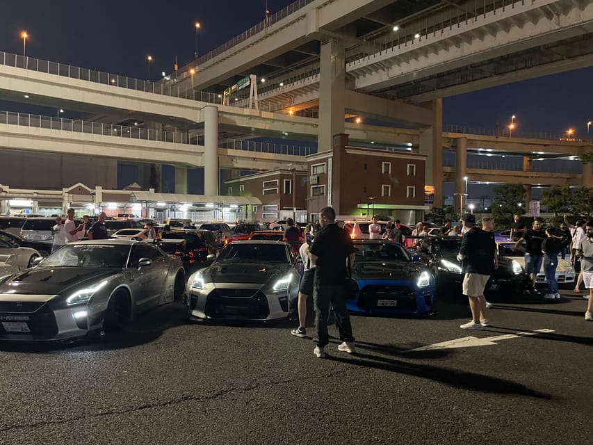 Daikoku Parking : going by this mini JDM - one customer only - Tatsumi 1st Parking Area gives you more time