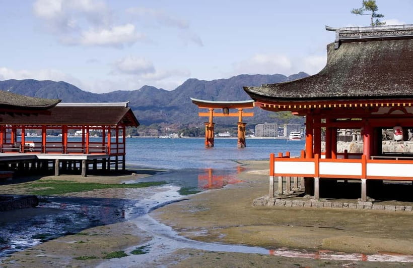 Day Trip to Hiroshima & Miyajima with Itsukushima Shrine - Key points at a glance