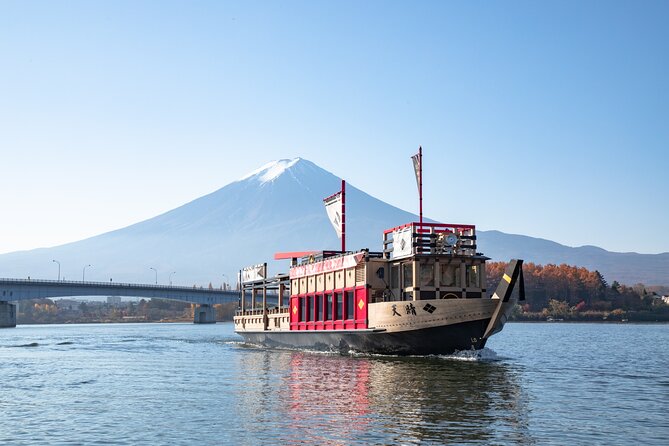 Discover Mt. Fuji 5th Station & Kawaguchiko Sightseeing Day Tour - Lake Kawaguchiko and the 20-minute boat cruise
