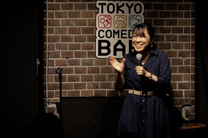 English Stand up Comedy Show - The audience experience: friendly, close, and sometimes interactive