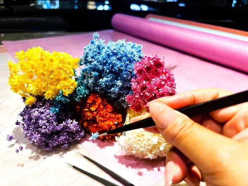 Experience Crafting a Flower-Adorned Mini Japanese Garden - What makes the souvenir different