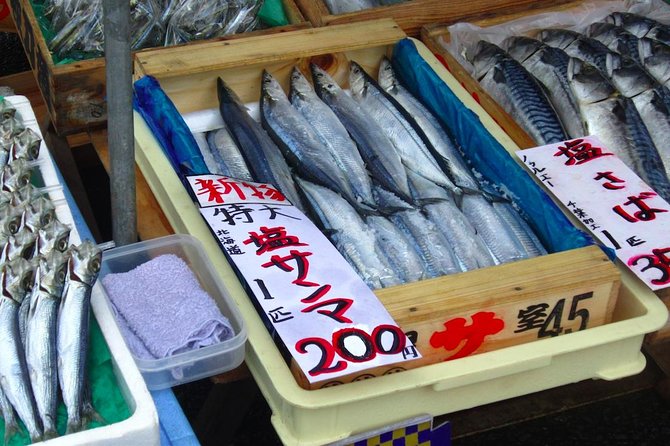 Experience the energy of Kochi: Sunday Market Tour includes Kochi Castle - Booking details worth checking