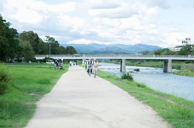 Explore Hidden Alleyway with a Local Expert (Afternoon Tour) - Tatsumi Bridge and the streamside pause