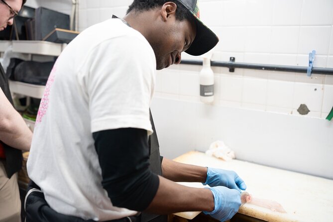 Fish Cutting workshop in Kyoto Japan - The first lesson: handling raw fish safely
