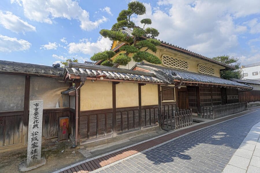 From Hiroshima: Rabbit Island and Takehara Town Tour - Who should book this experience?