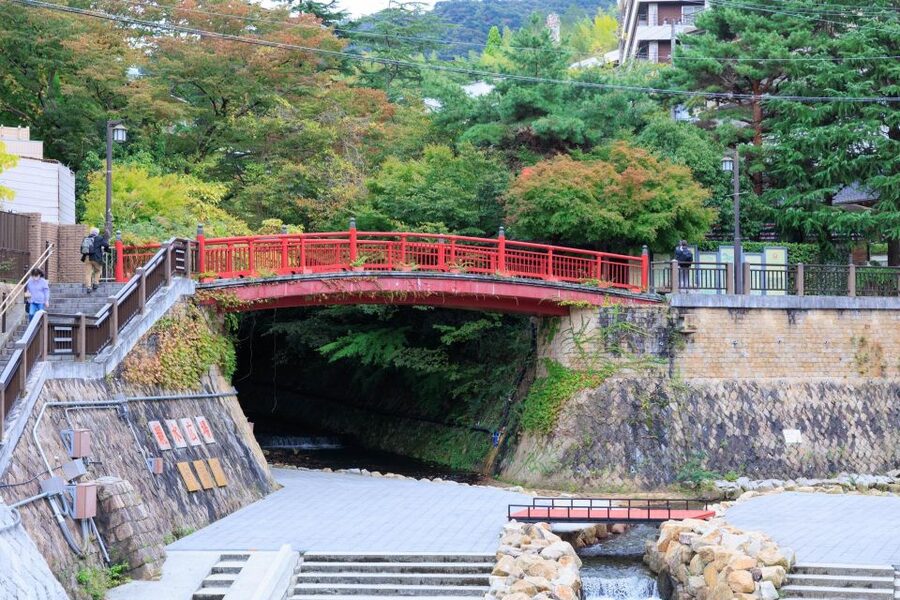 From Osaka: Himeji Castle, Arima Onsen & Mt. Rokko Day Tour - Guides, languages, and the self-guided format