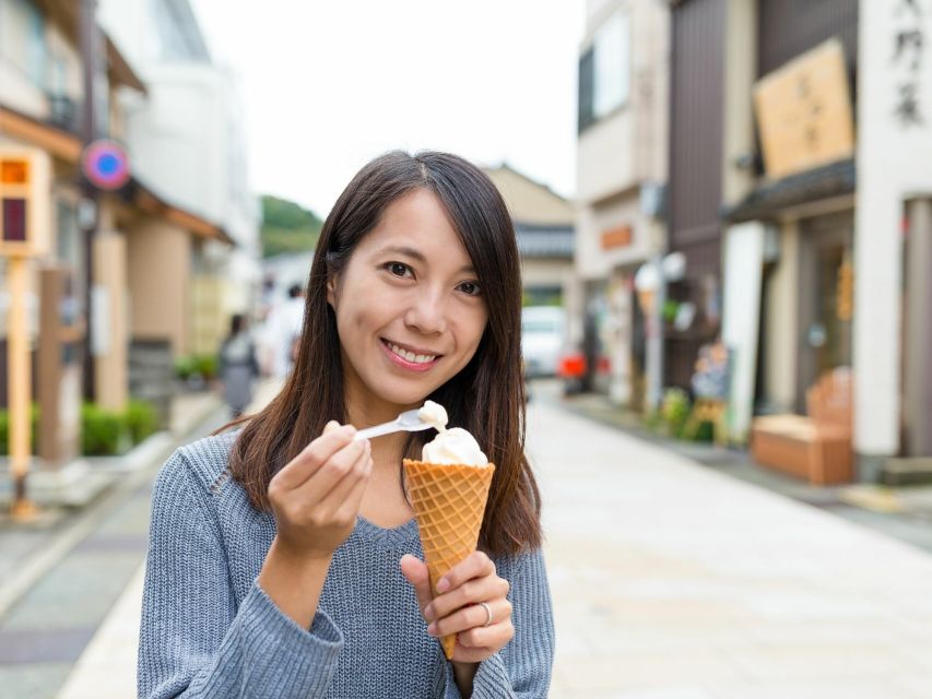 From Sapporo: Private Day Trip to Otaru - Choosing between glass, music boxes, and food