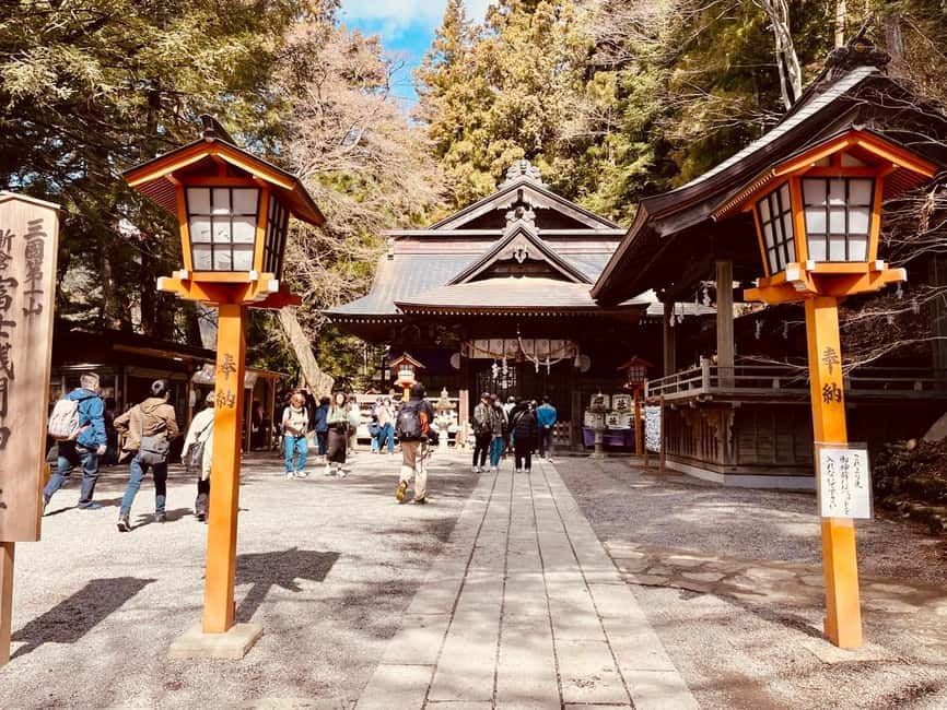 From Tokyo: Full-Day Mount Fuji Tour in English or Spanish - Oishi Park, gardens, and local treats