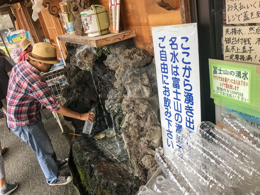From Tokyo: Mount Fuji Full-Day Sightseeing Trip - Oshino Hakkai adds water, food, and village character