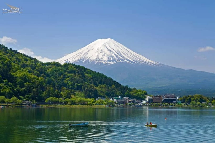 From Tokyo: Mount Fuji Private Tour With English Guide - Oshino Hakkai and the water from Mount Fuji