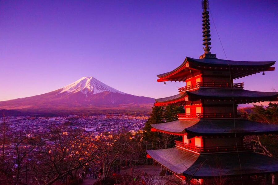 From Tokyo: Mt.Fuji, Lake Kawaguchi, Oshino Hakkai Day Tour - A short matcha lesson beside Lake Kawaguchi