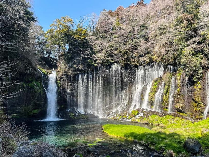 From Tokyo: Must-Visit Mount Fuji Highlight Full-Day Tour - Lake Kawaguchi and Oishi Park provide the classic lake view