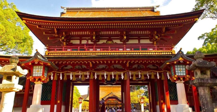 Fukuoka: Private Walking Tour with Local Guide - Fukuoka Tower and views toward Hakata