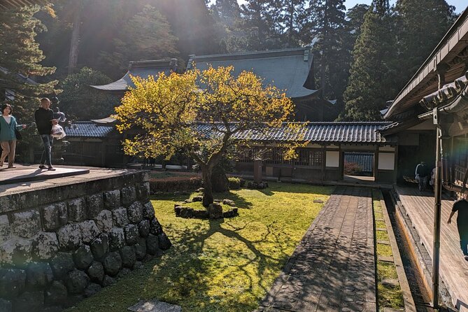 Full Day Tour Eiheiji Buddhist Temple and Fukui City Castle Town - Eiheiji Temple and the four-hour Zen visit