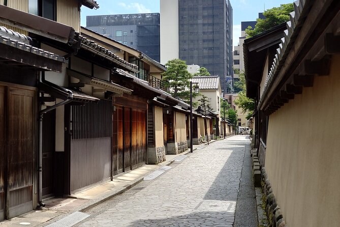 Full-Day Tour from Kanazawa: Samurai, Matcha, Gardens and Geisha - Kenrokuen rewards a slow, careful walk
