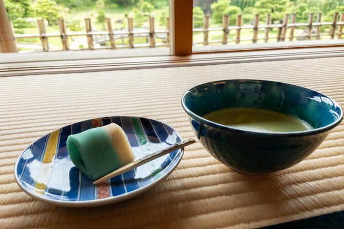 Full-Day Tour from Kanazawa: Samurai, Matcha, Gardens and Geisha - Higashi Chaya introduces old geisha culture