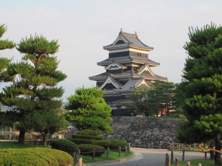 Full-Day Tour: Matsumoto Castle & Kamikochi Alpine Valley - Frog Street and Matsumoto’s compact old center