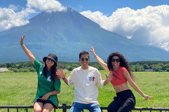 Full Day Tour to Mount Fuji in Spanish - From Mishima to Shiraito Falls