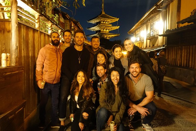 Gion Night Walking Tour - Yasakanoto gives you the classic night view
