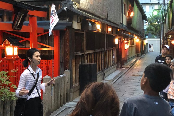 Gion Walking Tour by Night - Shirakawa River and the old lanes of Gion