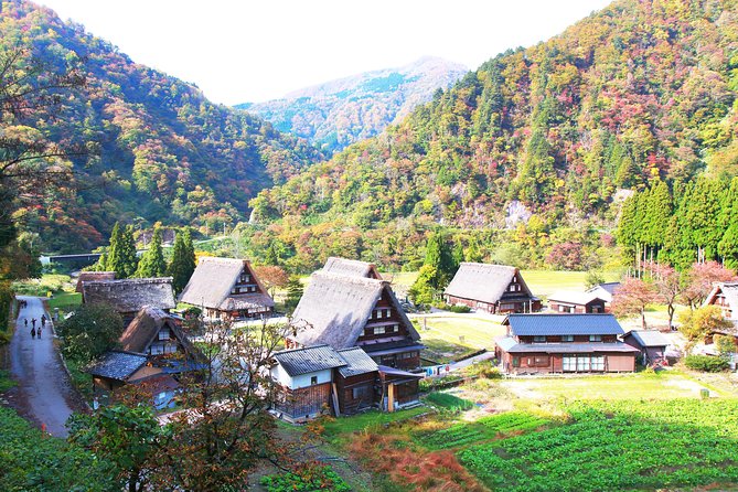 Gokayama and Shirakawago/Photoshoot by professional photographer - Inside Wada House for 30 minutes