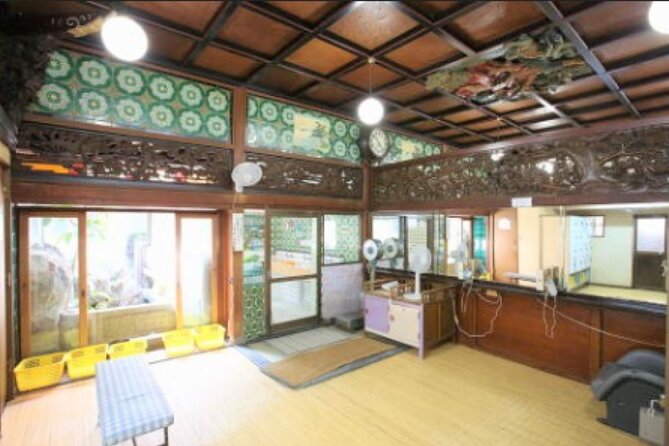 Guide tour of Japanese bathing culture at Funaoka Onsen - Who should book this experience