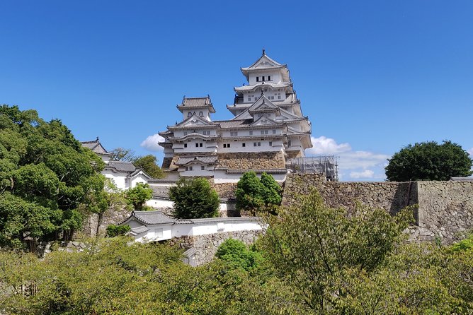 Half-day Himeji Castle Town Bike Tour with Lunch - Inside Himeji Castle, the main event