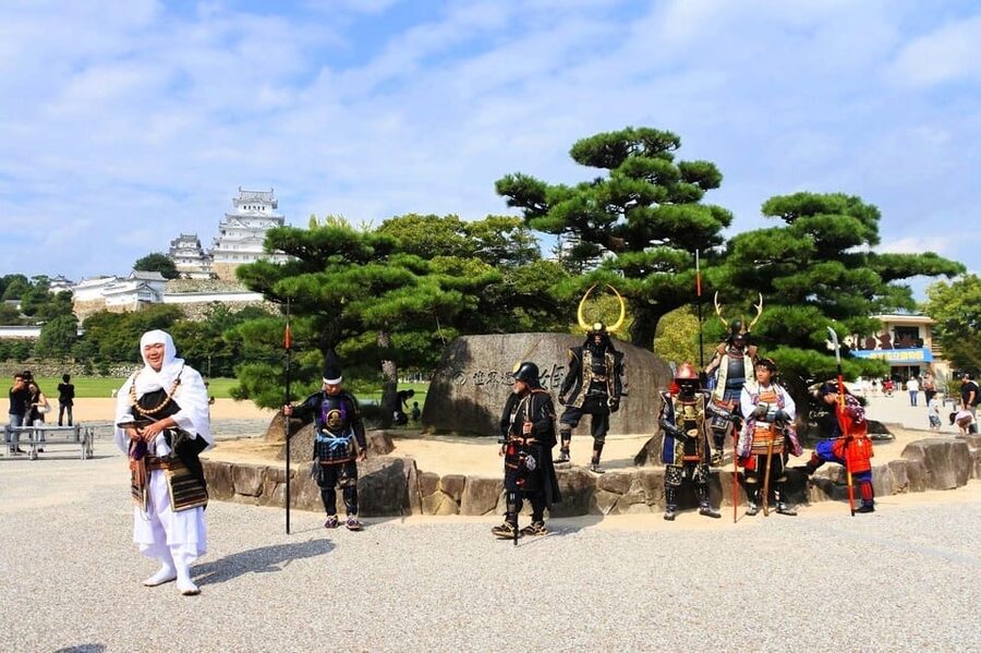 Himeji: Express Guided Tour of Himeji Castle in 90 Minutes - Who Will Enjoy This Castle Tour Most?