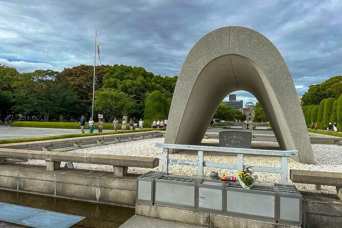 Hiroshima and Miyajima Day Trip with Itsukushima Shrine & Ferry - Miyajima first: a graceful start to a serious day
