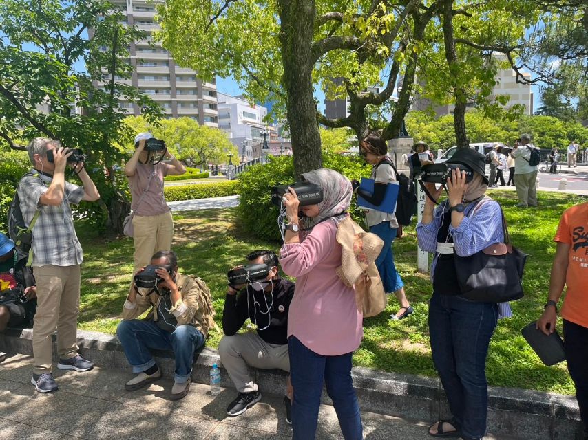 Hiroshima：Guided Virtual Tour/PEACE PARK TOUR VR - The human side: guides, questions, and conversation