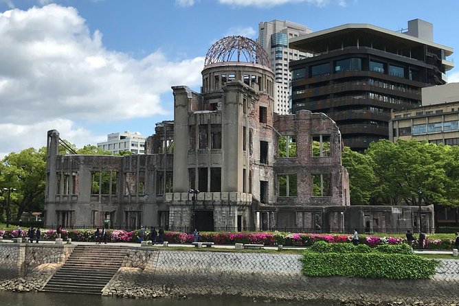 Hiroshima in a Nutshell: Morning Bike Adventure - Shukkei-en Garden: a graceful final stop