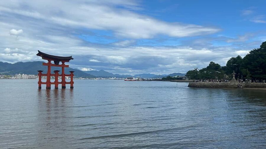 Hiroshima & Miyajima 6.5h Guided Tour – Dome, Park & Shrine - The train and ferry ride to Miyajima